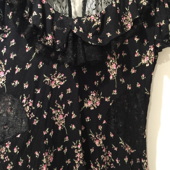 LIKE NEW Miss Selfridge Floral Lace Dress UK 12 S - Picture 7 of 7